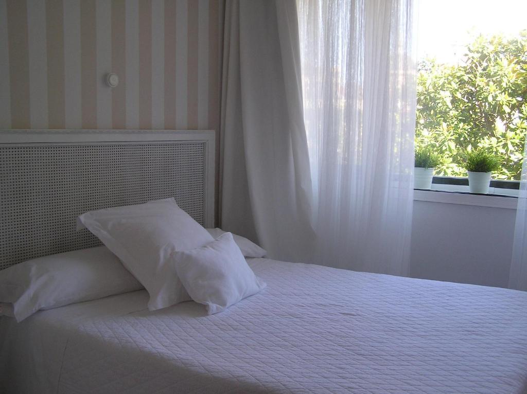Hotel Central By Myhousespain Χιχόν Δωμάτιο φωτογραφία